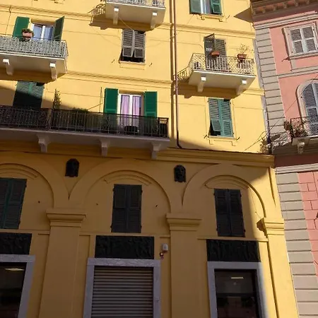 La Maison Des Caprices_ _stazione_5terre *